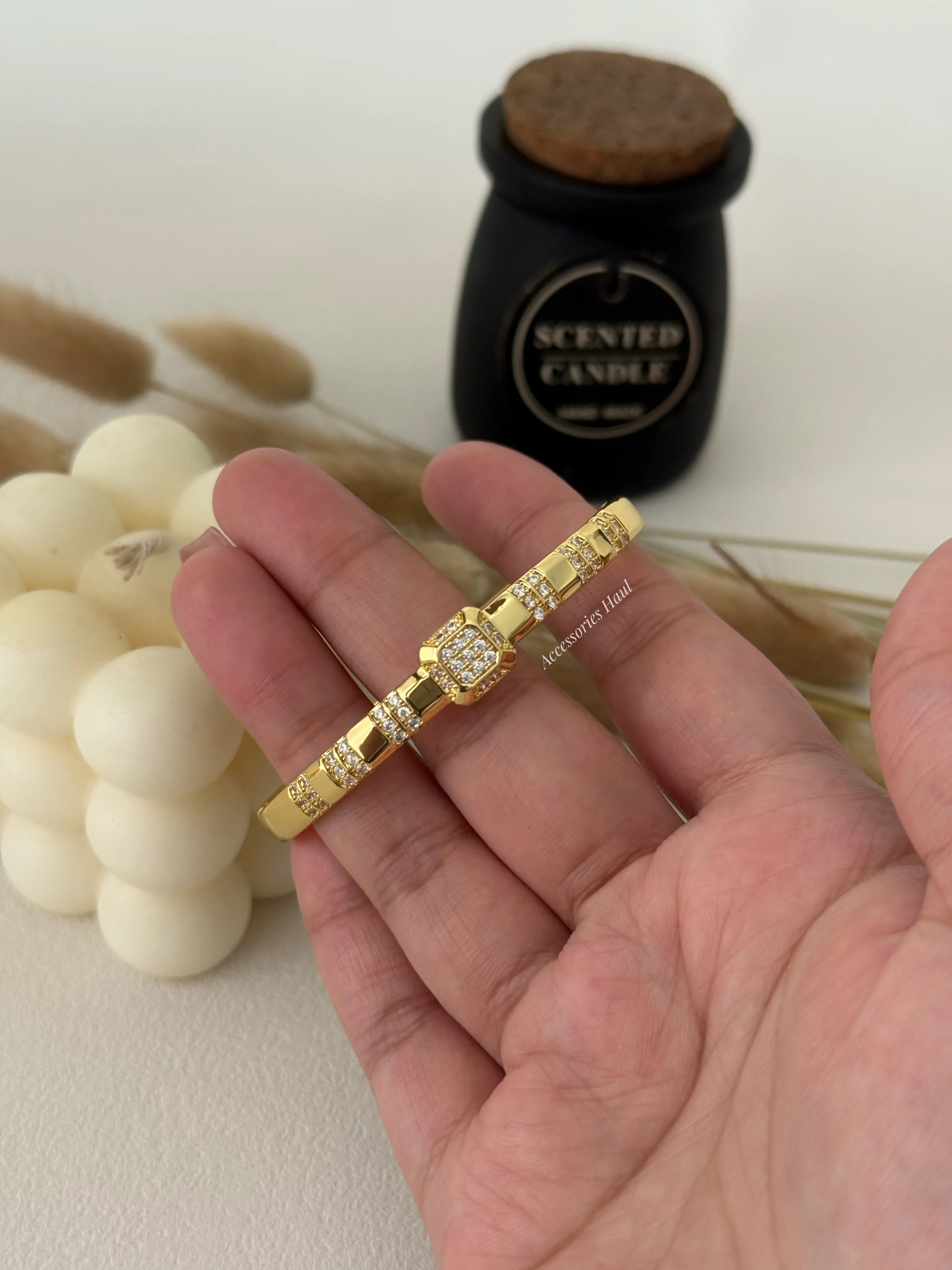 Amora Bangle