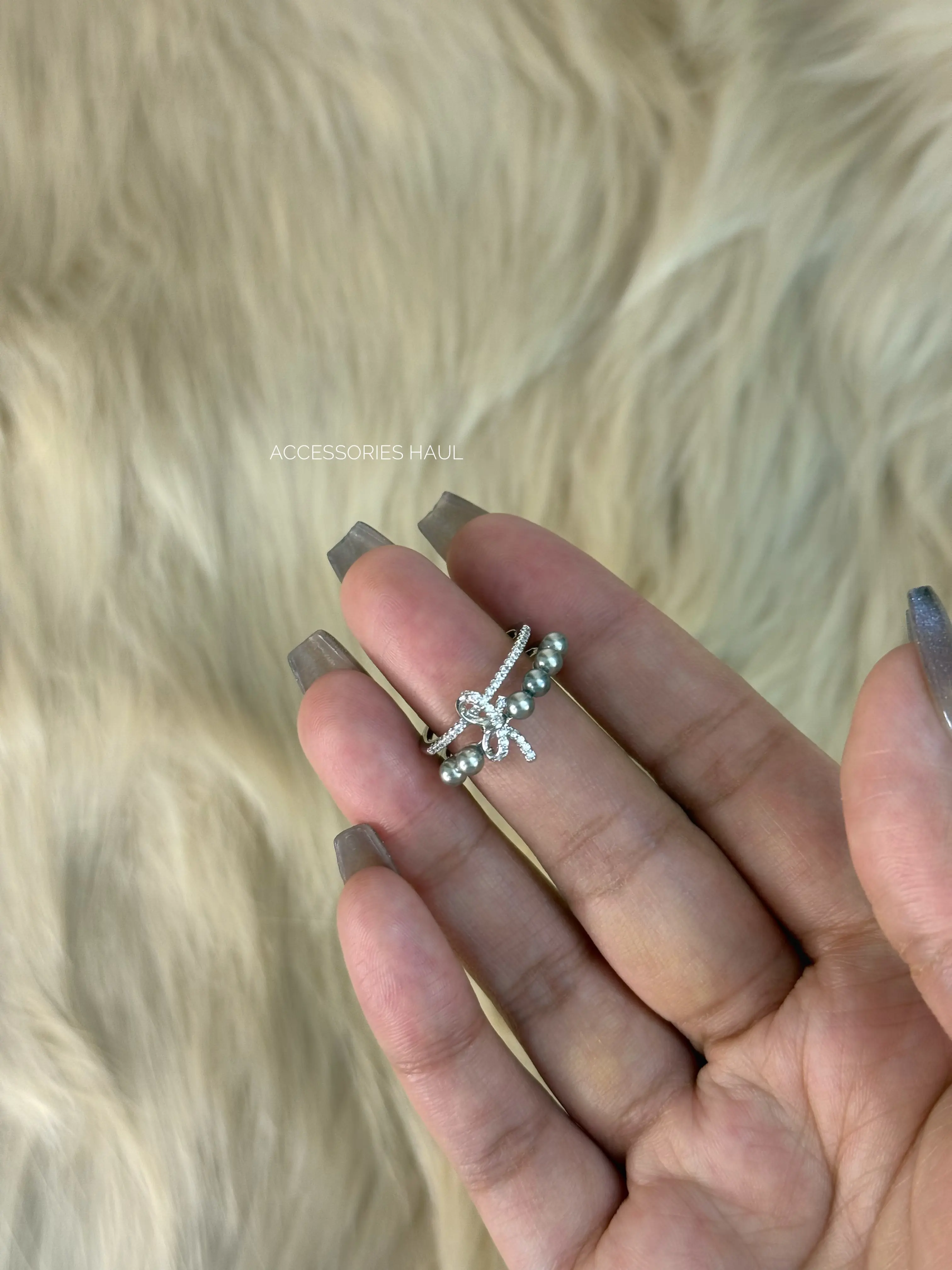 Grace Bow Ring