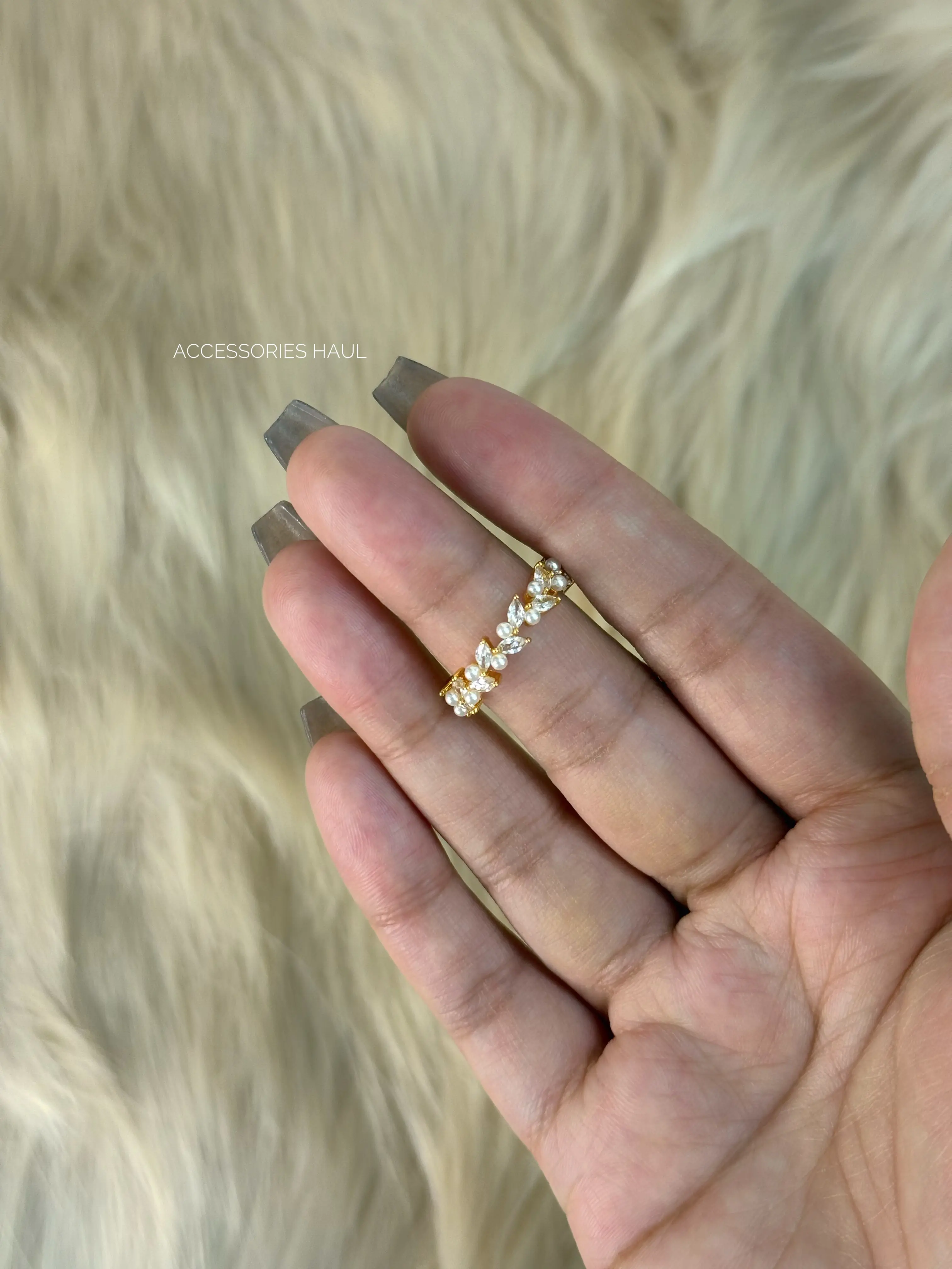 Petal Charm Band Ring