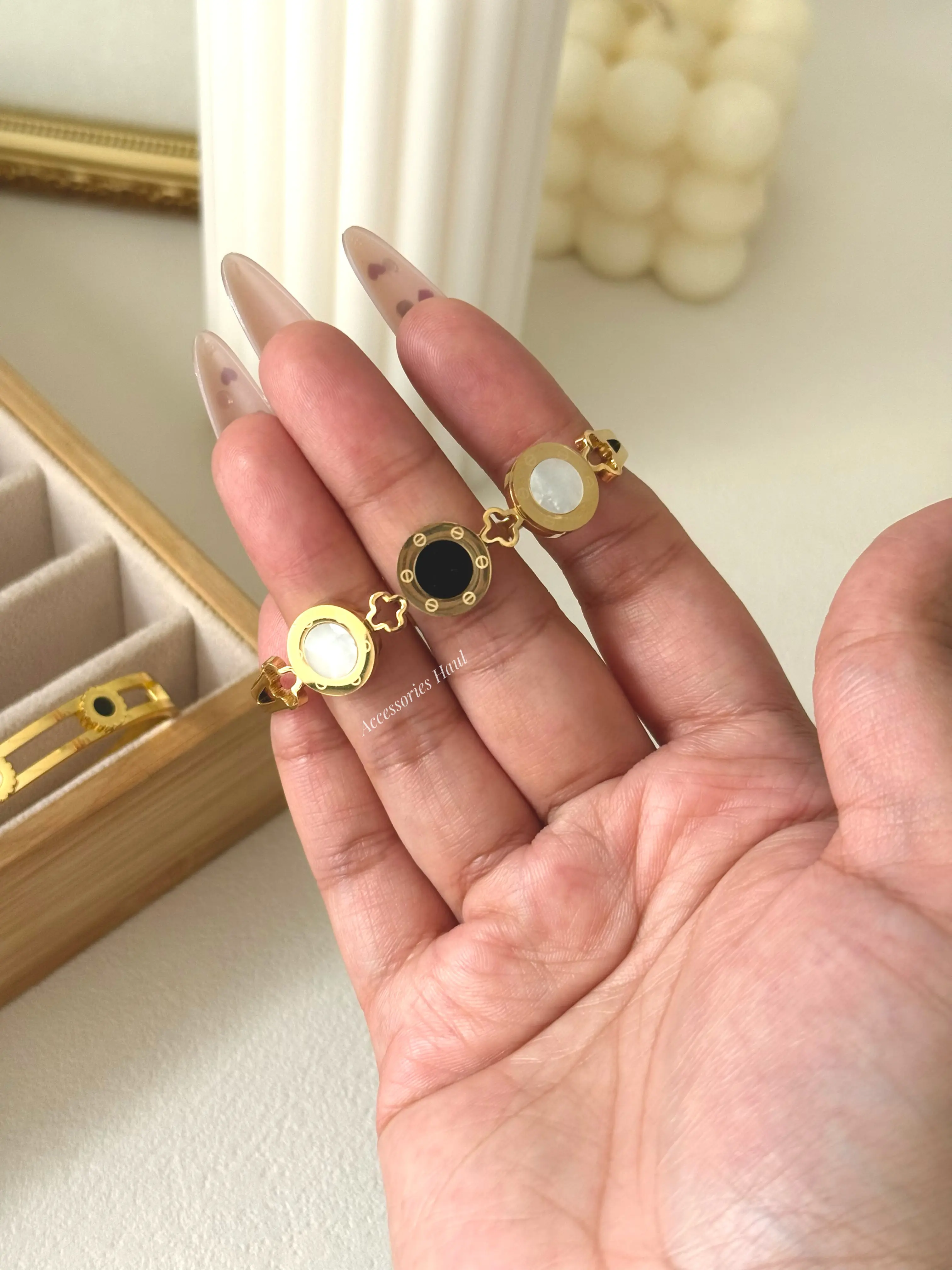 3052 Bangle