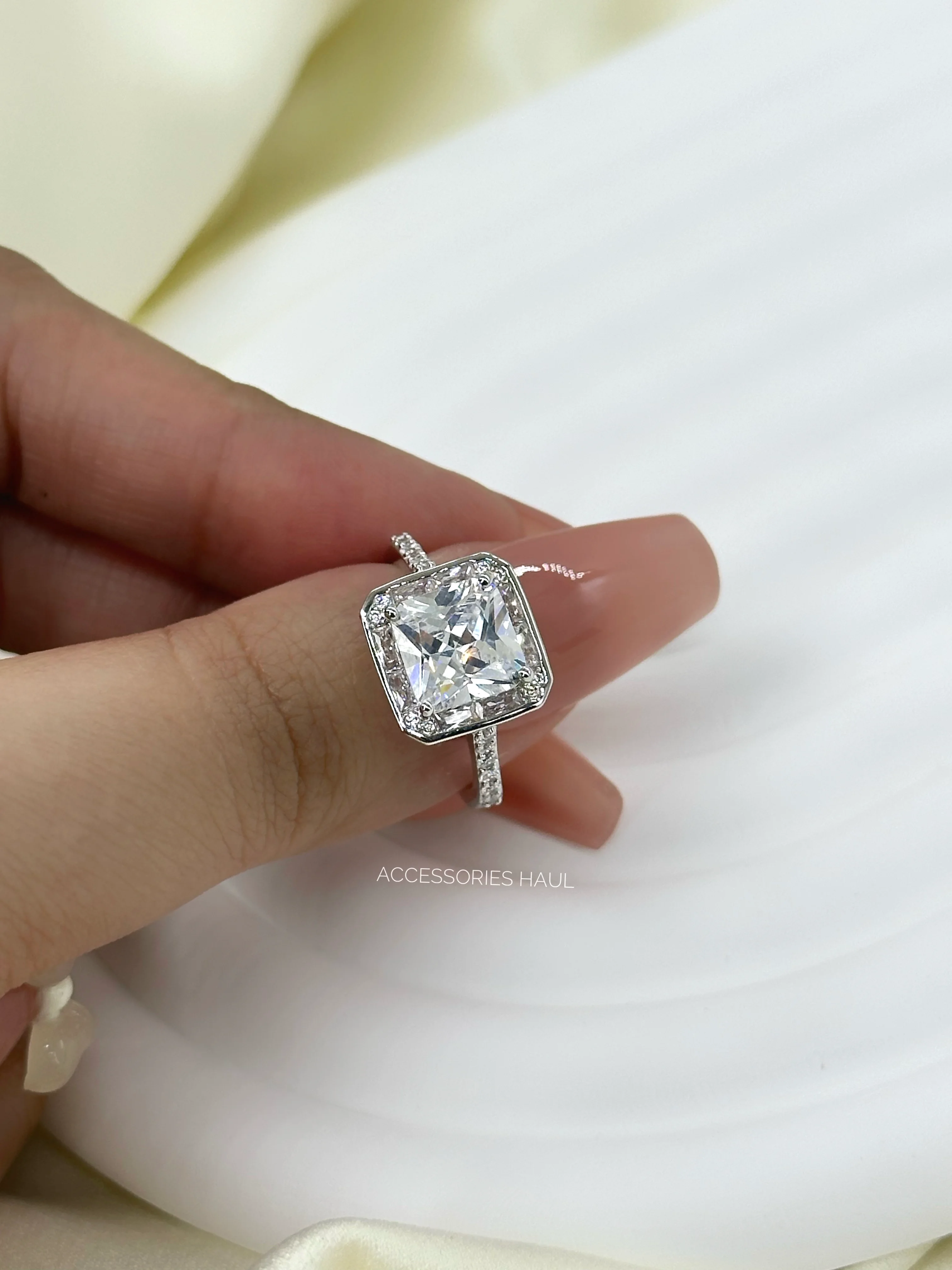 Amara Zircon Ring